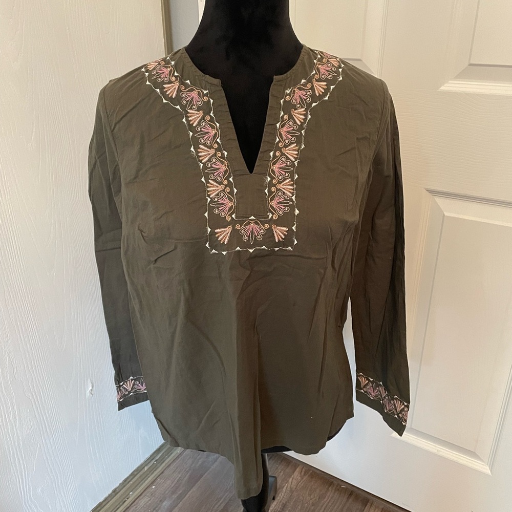 Liz Lange Green Embellished Tunic with Mandarin Collar